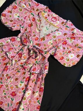CELIA B :  size L : Pink Floral Wrap Dress with Puff Sleeves